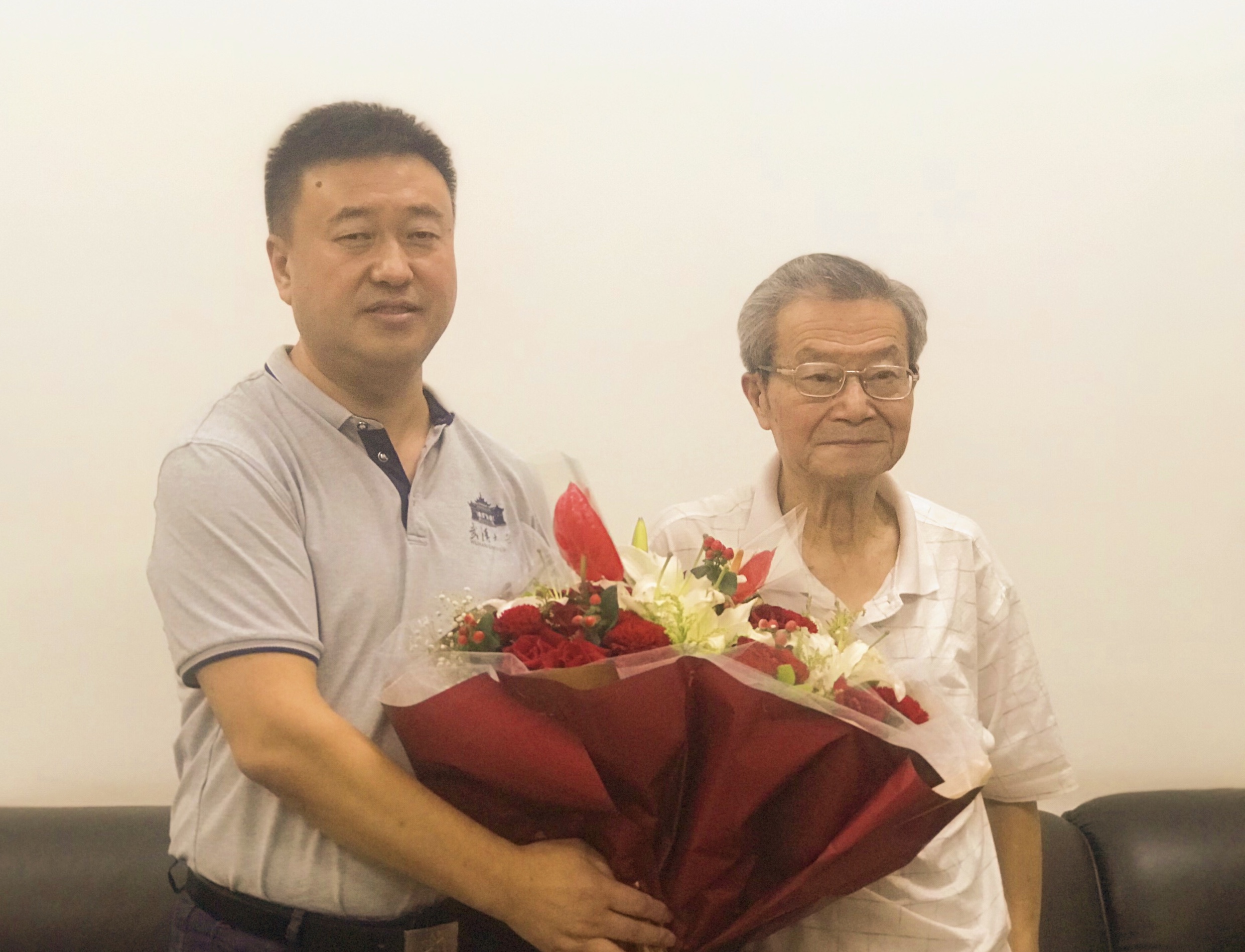茆智院士与屈文谦副书记.jpg